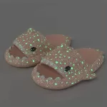 Világító Cápa, cápás papucs, fluoreszkáló,  26-31 méretig