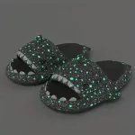 Világító Cápa, cápás papucs, fluoreszkáló,  26-31 méretig