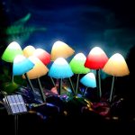 LED-es szolár lámpa, 12 db mini gomba, színes, leszúrható