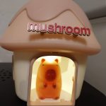 Gomba alakú éjjeli lámpa capybarával , led usb