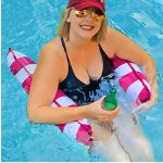 Vízen lebegő csíkos függőágy, hálós matrac