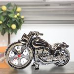 Chopper motor formájú asztali óra, ébresztő óra