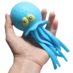 Polip vizibomba spriccelő octopus