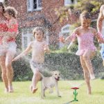 Virág alakú leszúrható kerti locsolófej 