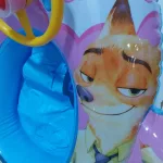 Zootropolis mintás beülős úszógumi repülő