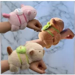 Hátizsákos Capybara plüss, csuklóra tehető 