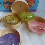 Gyúrmázható Glitteres lassan visszaalakuló Squishy Dumpling stresszoldó játék nagy