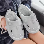 Téli, meleg cápapapucs, cápa , szőrmés  40-45 méretig