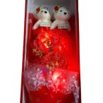 Világító, szappanrózsa csokor díszdobozban, macikkal , piros