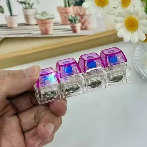 Világító Fidget Keychain Cube klikkelő stresszoldó billentyűzet kulcstartó 4 gombos