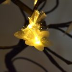 Dekoratív fa formájú éjjelilámpa, 24 db világító cseresznye virággal