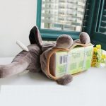 Plüss állat formájú papírzsebkendő adagoló