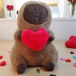 50cm-es Óriás plüss capybara szívvel 