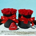 Rózsa box, szappanrózsák kör alakú díszdobozban, masnival