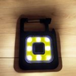 COB LED-es zseblámpa, sörnyitó és kulcstartó egyben, elemes 