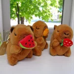 Capybara kulcstartó kihúzható gyümölcsökkel 