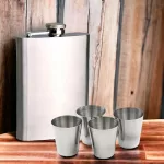 Fém flaska szett 4 pohárral, rozsdamentes acélból