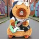 Rocker Capybara, gitáros plüss, hangutánzó és zenélő  