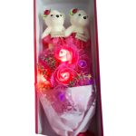 Világító, szappanrózsa csokor díszdobozban, macikkal , piros