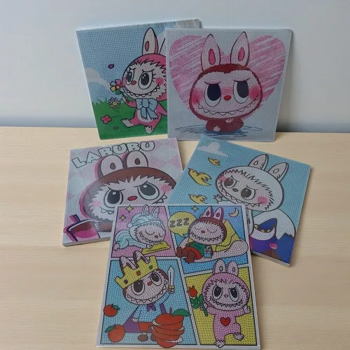 Labubu gyémántfestő gyémántszemes kirakó 30x30cm