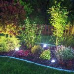 Földbe szúrható napelemes, kőmintájú LED lámpa 