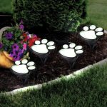 Tappancs formájú leszúrható napelemes kerti LED világítás