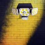 Szuper fényes 4 ágú kültéri napelemes, mozgásérzékelős lámpa 180 COB