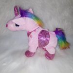 Sétáló, éneklő plüss unikornis, gyeplő irányítással 