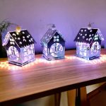 Karácsonyi házikó színes LED világítással