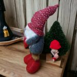 Teleszkópos lábú karácsonyi, skandináv manó szívvel, 36-50cm