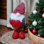 Teleszkópos lábú karácsonyi, skandináv manó szívvel, 36-50cm