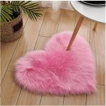 Szív alakú műszőrme szőnyeg 90x70cm 