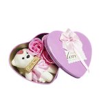 Szappan rózsa macival, szív alakú fémdobozban Valentin napra