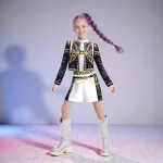 K-Pop Rumi színpadi fellépő jelmez hajfonattal 