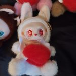 Labubu plüss énekel, világít 