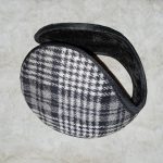 Téli fülvédő klasszikus kockás mintával, több féle színben