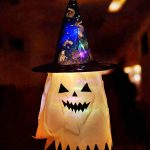 Halloween dekoráció, led-es felakasztható szellem kalappal 