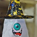 Halloween dekoráció, led-es felakasztható szellem kalappal 