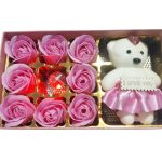 Világító azappanrózsa és maci díszdobozban